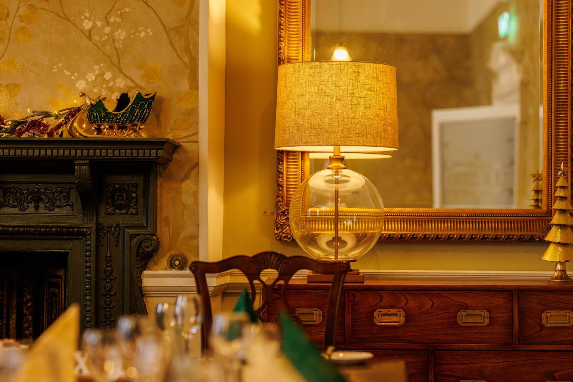 Club House Hotel Килкени Екстериор снимка