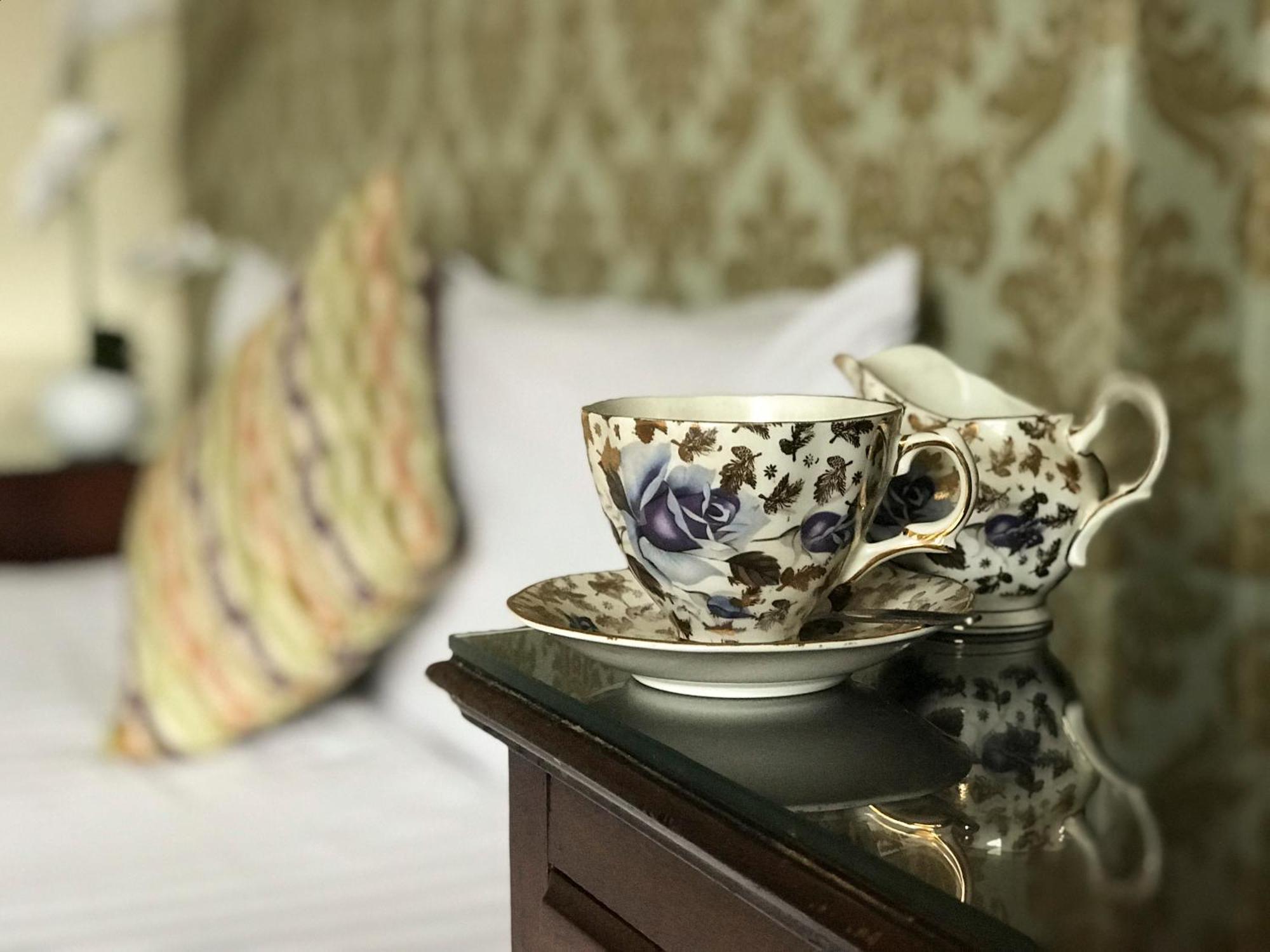 Club House Hotel Килкени Екстериор снимка